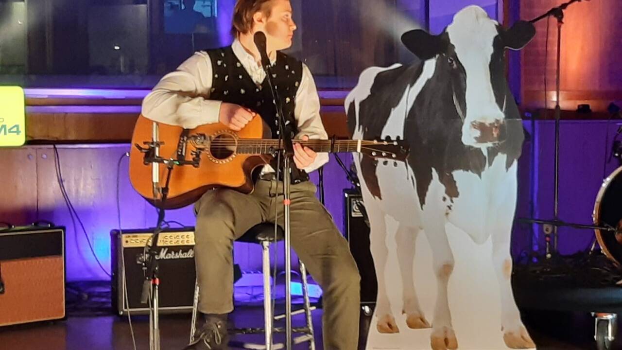 Marcus Hinterberger im Studio.   Marcus Hinterberger im Studio.