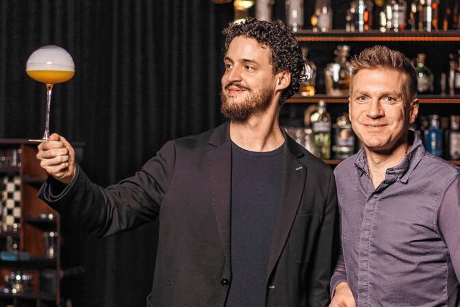 Andreas Senn (rechts) und Thomas Kracher bieten jetzt auch Luxus für Zaungäste.  