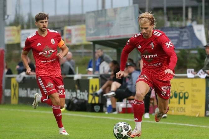 Justin Mühlbauer (rechts) und Co. feierten den nächsten Erfolg in der Regionalliga West. 
