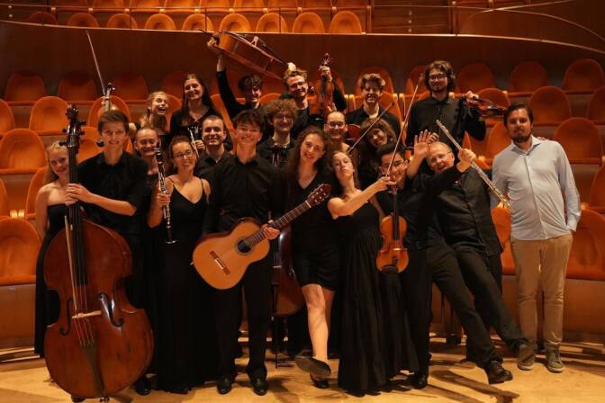 20 Hochbegabte zwischen 15 und 25 Jahren bilden das Orchester Bella Musica. 
