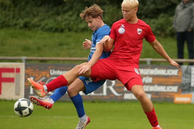 Alexander Mooslechner (rechts) und Co. feierten einen weiteren Sieg in der Salzburger Liga. 
