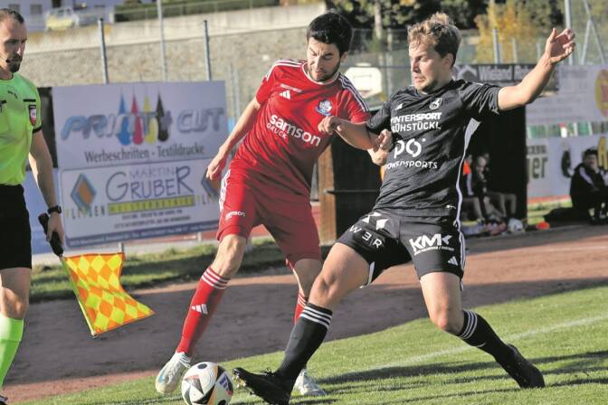 Aufsteiger St. Michael (rote Dress) konnte in der 1. Landesliga bisher nur selten glänzen.  