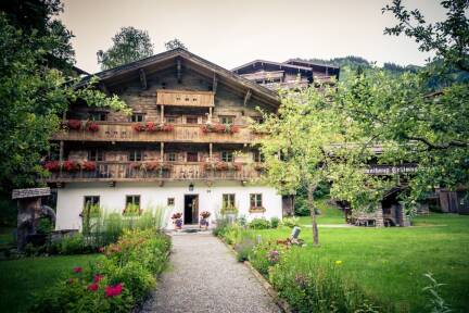 Im Heimathaus und Skimuseum erleben Sie die Geschichte von Saalbach-Hinterglemm hautnah! 