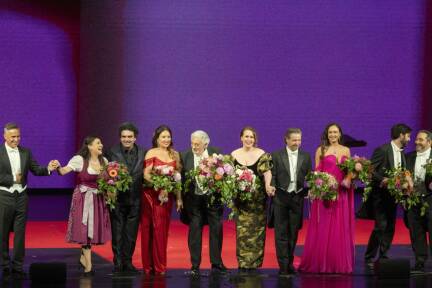 Stelldichein großer Stimmen: Erwin Schrott, Cecilia Bartoli, Rolando Villazón, Sonya Yoncheva, Plácido Domingo, Elena Stikhina, Dmitry Korchak, Aida Garifullina, Bekhzod Davronov, René Barbara  