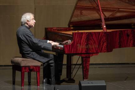 András Schiff im Haus für Mozart. 