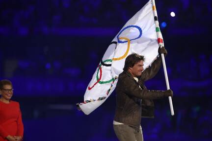 Tom Cruise entwischte mit der olympischen Flagge 