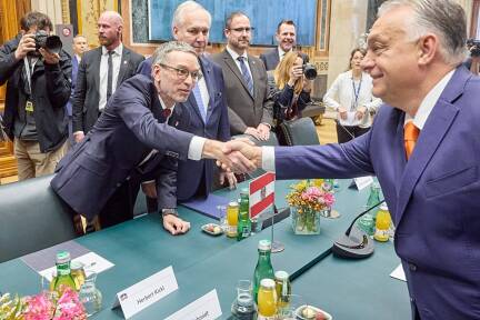 Stelldichein im Hohen Haus: Ungarns Premier Orbán mit den freiheitlichen Granden Herbert Kickl, Walter Rosenkranz, Christian Hafenecker und Harald Vilimsky.  