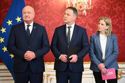 Rapport beim Bundespräsidenten: Christian Stocker, Andreas Babler, Beate Meinl-Reisinger. 