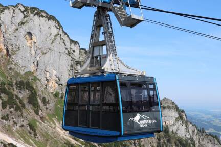 Die Untersbergbahn entführt Sie zu wunderschönen Aussichten, Wandern, Klettern, Paragleiten, gemütliche Hütten und vielem mehr. 