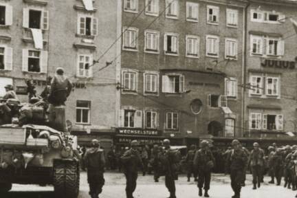 Am 4. Mai 1945 rollten die ersten US-Panzer über die Salzburger Staatsbrücke. 