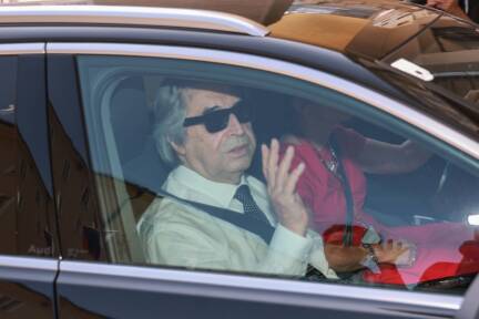 Riccardo Muti winkte seinen Fans aus dem Auto zu. 