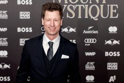 Skiweltmeister Hannes Reichelt darf sich freuen. 