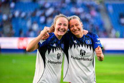 Melanie Brunnthaler (links) und Sophie Hillebrand trafen für den HSV.  