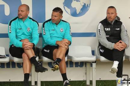 Peter Urbanek (l.) verstärkte im Sommer nach erfolgreichen Jahren in der Salzburger Liga das Trainerteam von Austria Salzburg 