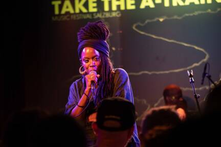 Akua Naru bei der Eröffnung des Festivals Take The A-Train 