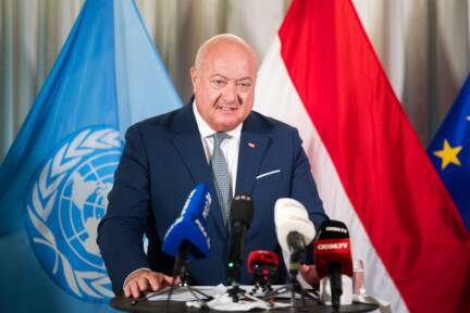 Bundeskanzler Christian Stocker bei Pressekonferenz in New York 