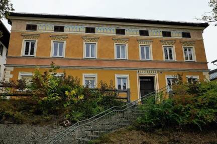 Ein Blickfang in der Kirchenstraße 2 in Neumarkt am Wallersee.  