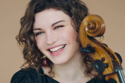Julia Hagen hat – gemeinsam mit Paolo Bonomini – Cello-Solostimmen gespielt.  