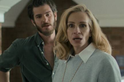 Andrew Garfield und Julia Roberts als Professor und Professorin der Universität Yale im neuen Kinofilm „After the Hunt“.  