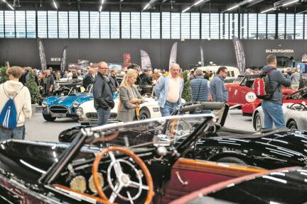 Neben professionellen Ausstellern tummeln sich auf der Classic Expo auch unzählige private Anbieter und Oldtimerclubs.  