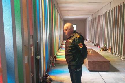 Klaus Portenkirchner in der Gedenkstätte bei der Talstation der Gletscherbahnen. 