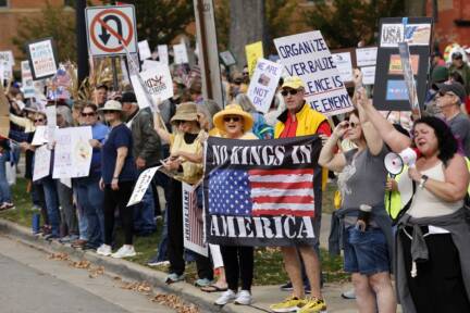 Anti-Trump-Demos 'No Kings' in den USA (Howell/Michigan) 
