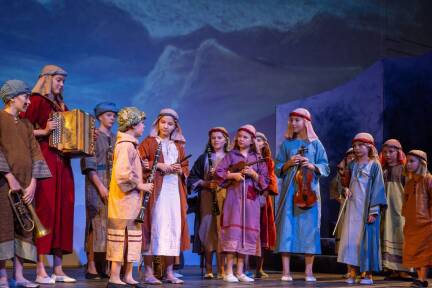 Freuen Sie sich in diesem Advent auf eine besonders berührende Geschichte aus der Feder von Josef Radauer. 