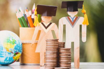 Mittels Forschung und Lehre sollen Impulse für Wissenschaft, Wirtschaft und Gesellschaft gesetzt werden. 