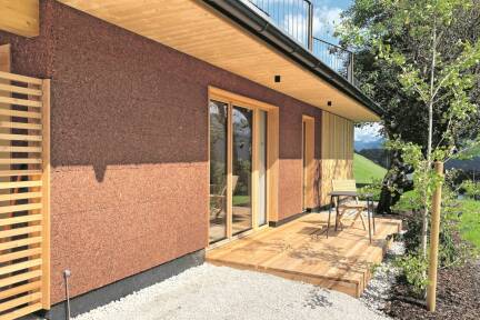 Pionierprojekt „Balthasar Volcano“ mit Lärchenrindenplatten in St. Wolfgang. 