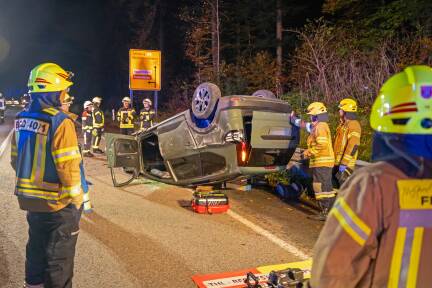 Schwerer Unfall in Marktschellenberg: Die 42-jährige Lenkerin wurde schwer verletzt. 
