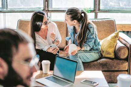 Während früher Partynächte das Studierendenleben dominierten, zieht es heute viele ins Private. 