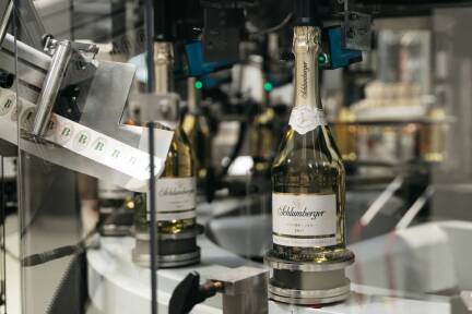Die Sektkellerei Schlumberger eröffnet nun ihre neue Produktionsstätte in Müllendorf (Burgenland). 