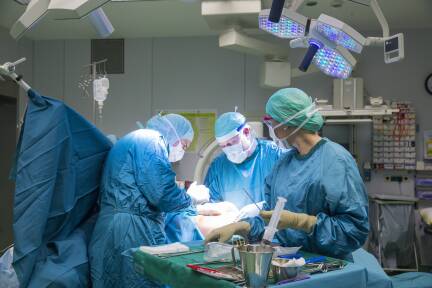 Weil Personal fehlt, müssen Operationen abgesagt werden. 