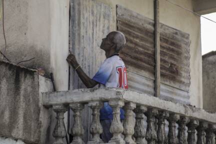 Bevölkerung bereitet sich auf den Sturm vor 