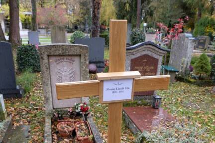 Das provisorische Grab von Ladislaus Eduard Almásy auf dem Salzburger Kommunalfriedhof.  