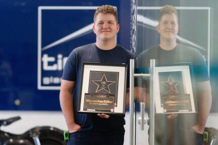 Für sein Engagement wurde er ausgezeichnet: Florian Jakober ist „Lehrling des Monats August 2025“. 