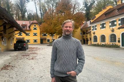 Max Mayr Melnhof, Herr über Schloss und Gutshof in Glanegg. 