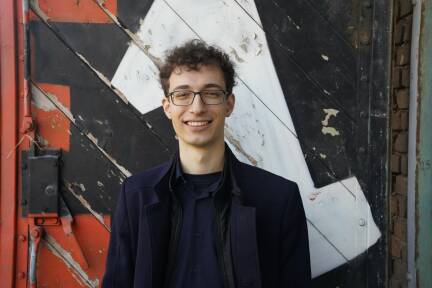 Laurenz Lang, 21 Jahre alt, Jusstudent, engagiert bei der Jungen Union: „Ich habe nach der Schule keinen freiwilligen Wehrdienst geleistet. Heute würde ich das anders machen. Mir ist stärker bewusst geworden, wie sehr ich dieses Land, die Menschen um mich, unsere Freiheit und unsere Demokratie schätze und liebe.“ 