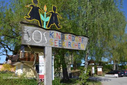Zwölf Familienhäuser zählen zum SOS-Kinderdorf in Seekirchen, das seit 1964 besteht.  