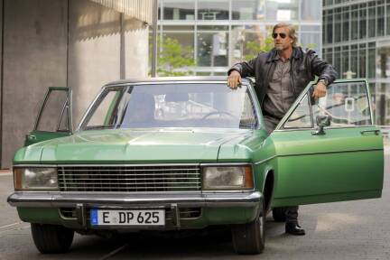 Mick Brisgau war 11 Jahre, 3 Monate und 8 Tage spurlos verschwunden. Nun kämpft sich „Der letzte Bulle“ ins Leben zurück - und wird direkt in einen Mordfall verstrickt.  