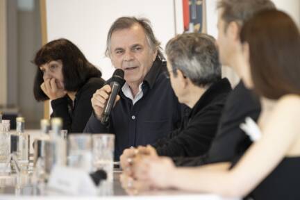 Nun soll Hinterhäuser zu Wort kommen 