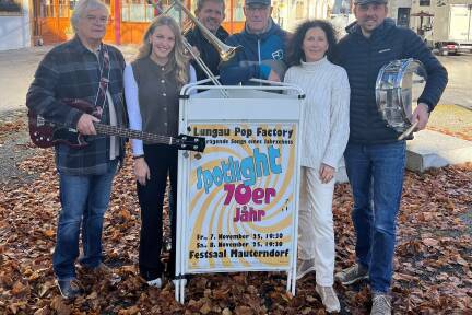 Ein Teil der Band von links: „Bobby“ Loidl, Katharina Macheiner, Robert Ofner, „Hav“ Breitschädel, Maria Hauser und „Fio“ Fingerlos.