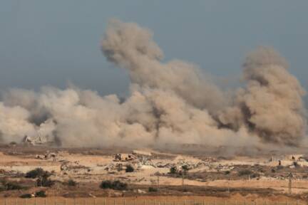 Staub über Gaza nach Raketeneinschlag (Archivbild) 
