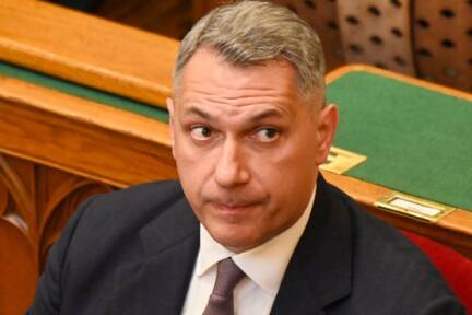 János Lázár wirft Baukonzern Unterstützung der Opposition vor 