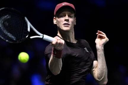 Jannik Sinner gewann das diesmal ungleiche Duell spielend 