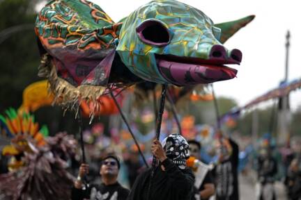 Buntes Treiben in Mexiko-Stadt 