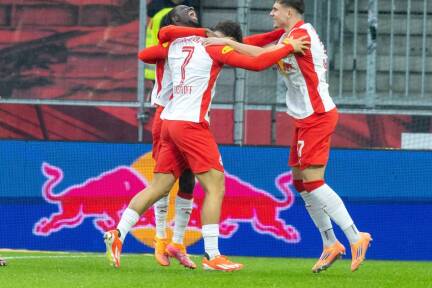 Tor nach 29 Sekunden: Clement Bischoff ließ sich feiern. 