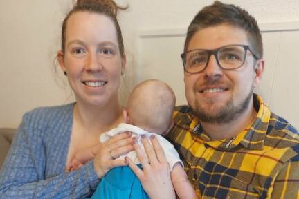 Lisa und Ronny Koch mit ihrem Sohn Gabriel 