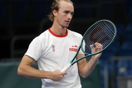 Lukas Neumayer trifft auf Emil Ruusuvuori. 