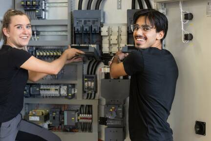 Lehrlinge bei Untha e-technology in Golling, Salzburg: 